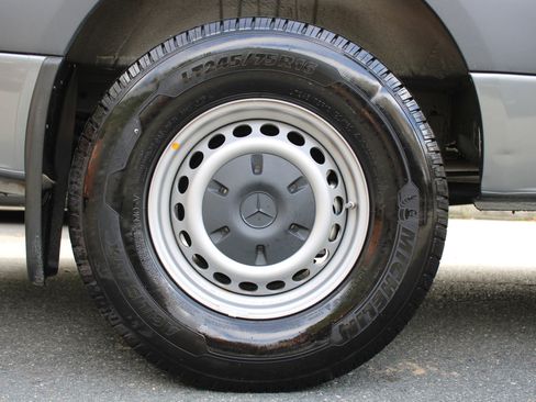 Used 2024 Mercedes-Benz Sprinter 2500 image 45