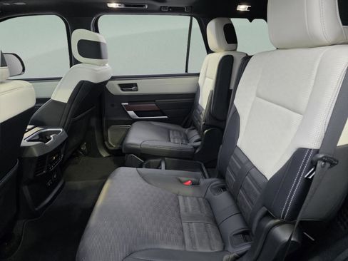 Used 2025 Toyota Sequoia Capstone image 20