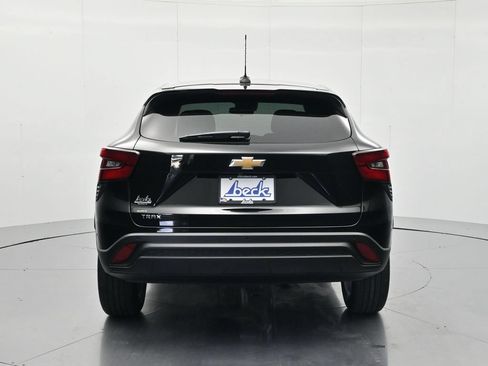 New 2026 Chevrolet Trax LS w/ LS Convenience Package FWD image 6