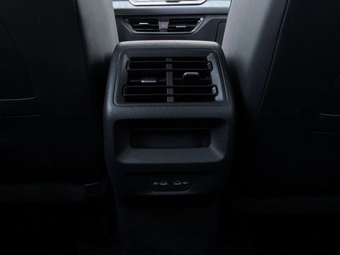 Used 2026 Volkswagen Tiguan SE FWD image 13