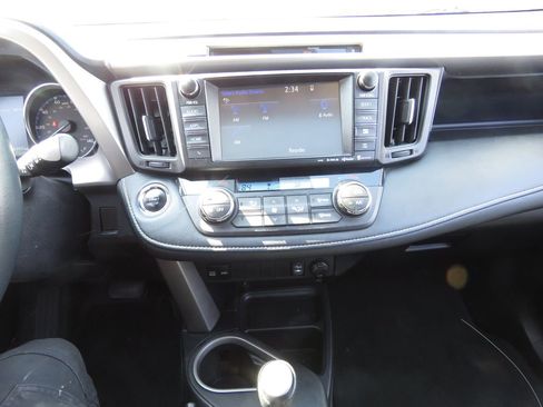 Used 2016 Toyota RAV4 XLE w/ Convenience Package image 26