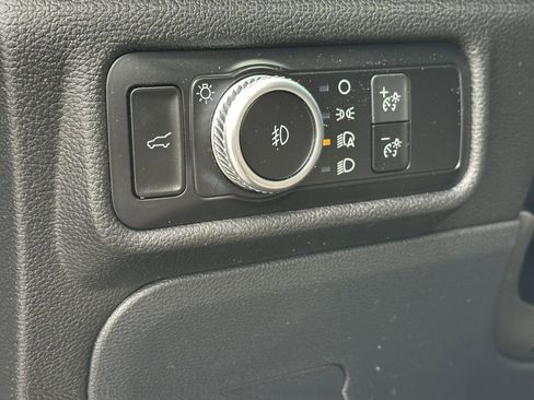 Used 2023 Ford Explorer XLT w/ Equipment Group 202A AWD/4WD image 22