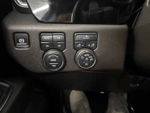 Used 2024 Chevrolet Silverado 1500 LT Trail Boss AWD/4WD image 37