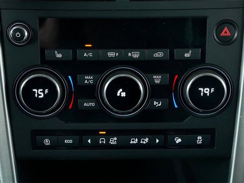 Used 2019 Land Rover Discovery Sport SE image 41