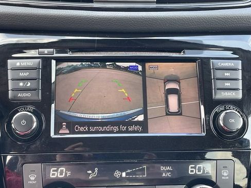 Used 2020 Nissan Rogue SL image 18