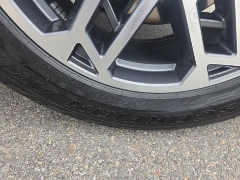 Certified 2025 Ford Expedition Active AWD/4WD image 11