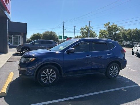 Used 2019 Nissan Rogue S w/ Special Edition Package FWD image 2