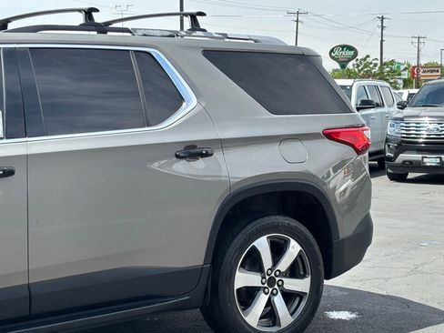 Used 2018 Chevrolet Traverse LT AWD/4WD image 7