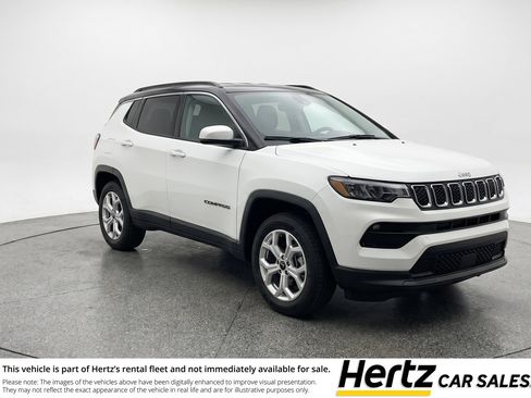 Used 2025 Jeep Compass Latitude AWD/4WD image 1