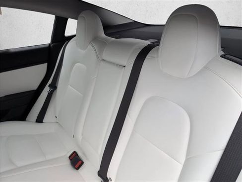 Used 2018 Tesla Model 3 Long Range image 17