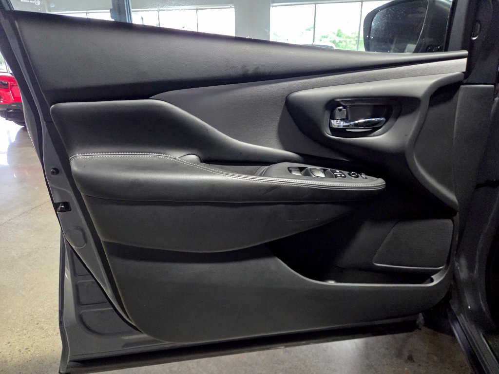 Used 2022 Nissan Murano SV w/ SV Midnight Edition Package AWD/4WD image 11