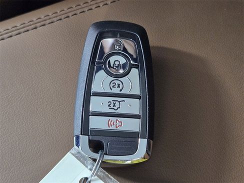 Used 2022 Lincoln Nautilus Reserve w/ Luxury Package image 26