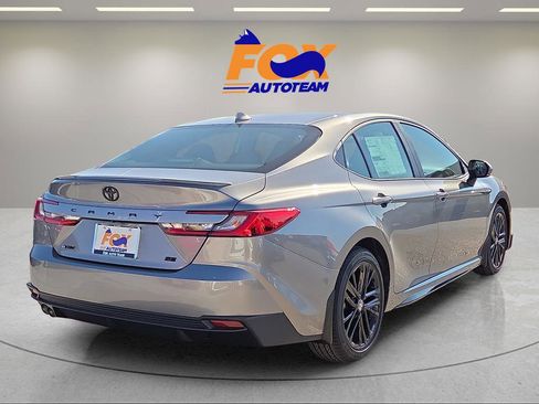 Used 2026 Toyota Camry SE w/ Multimedia Upgrade Package image 5