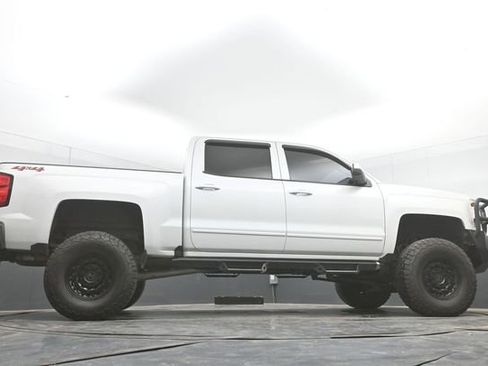 Used 2018 Chevrolet Silverado 1500 LT w/ All Star Edition AWD/4WD image 46