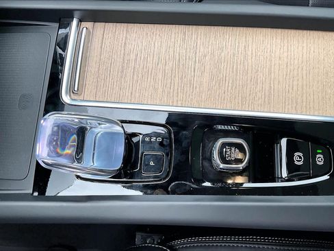 New 2026 Volvo XC60 B5 Ultra w/ Climate Package image 10