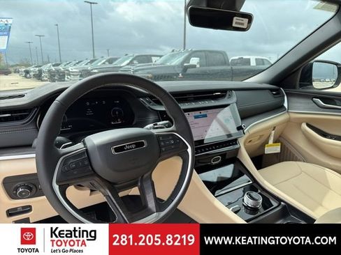 Used 2026 Jeep Grand Cherokee L Limited w/ Limited Altitude Package AWD/4WD image 14
