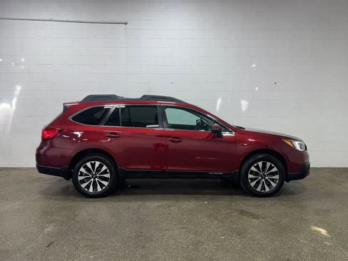 Used 2016 Subaru Outback 2.5i Limited AWD/4WD image 2