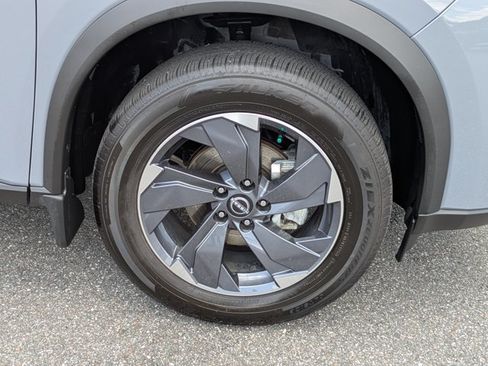 Certified 2026 Nissan Rogue SV w/ SV Premium Package FWD image 11