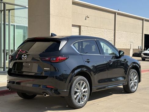 New 2025 MAZDA CX-5 AWD 2.5 S w/ Premium Plus Pkg image 4