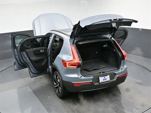 Used 2023 Volvo XC40 B5 Plus w/ Protection Package Premier image 48