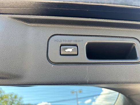 Used 2023 Honda Pilot EX-L image 25