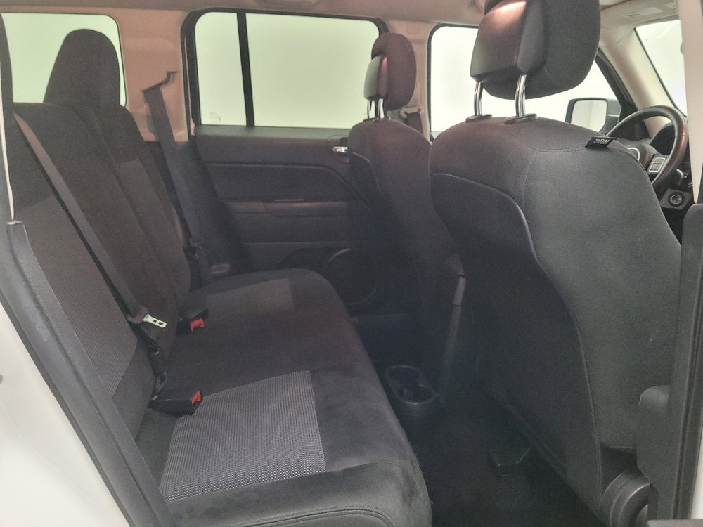 Used 2015 Jeep Patriot Latitude w/ All Weather Capability Group AWD/4WD image 19