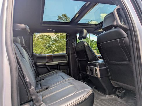 Used 2015 Ford F150 Platinum w/ Equipment Group 701A Luxury AWD/4WD image 10