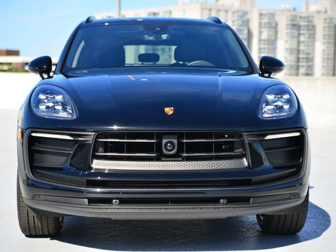 Used 2026 Porsche Macan image 6