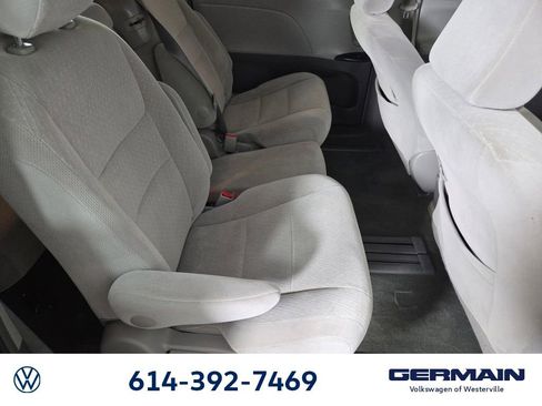 Used 2017 Toyota Sienna LE FWD image 18