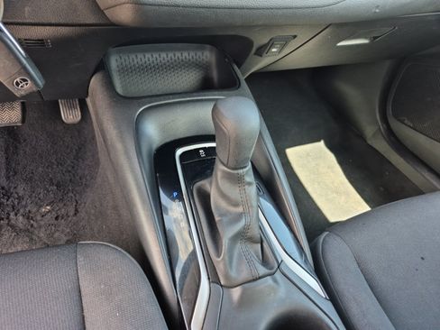 Used 2024 Toyota Corolla LE FWD image 12