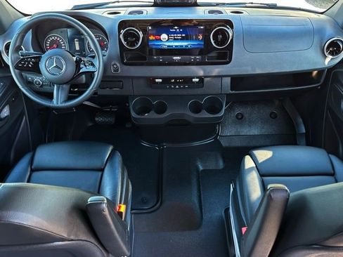 Used 2025 Mercedes-Benz Sprinter 2500 image 26