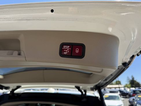 Used 2013 Mercedes-Benz GL 450 4MATIC image 24
