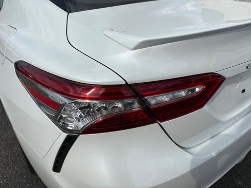 Used 2019 Toyota Camry XSE image 10