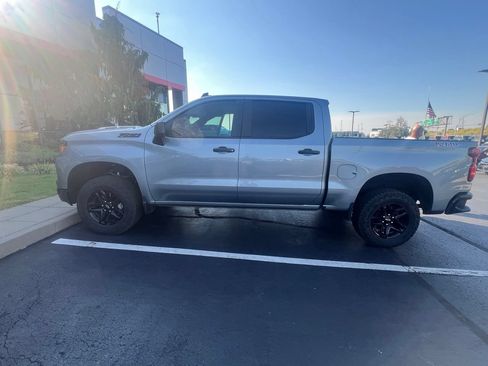 Used 2024 Chevrolet Silverado 1500 Custom Trail Boss w/ LPO, Dark Essentials Package AWD/4WD image 5