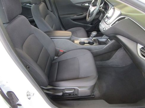 Used 2024 Chevrolet Malibu LT image 16