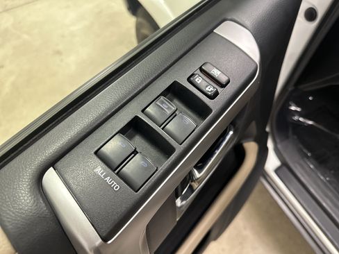 Used 2017 Toyota 4Runner SR5 Premium AWD/4WD image 15