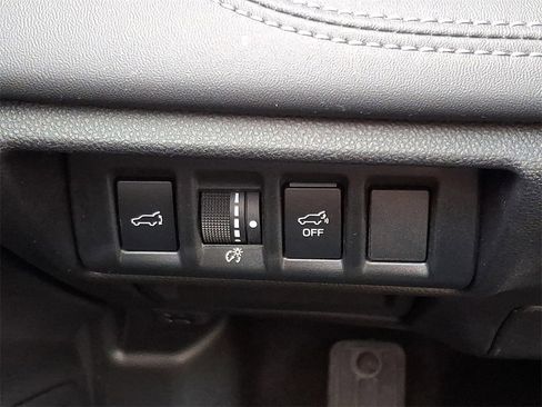 Certified 2025 Subaru Outback Limited image 26