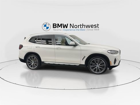 Used 2023 BMW X3 xDrive30i w/ Premium Package w/ZPA AWD/4WD image 5
