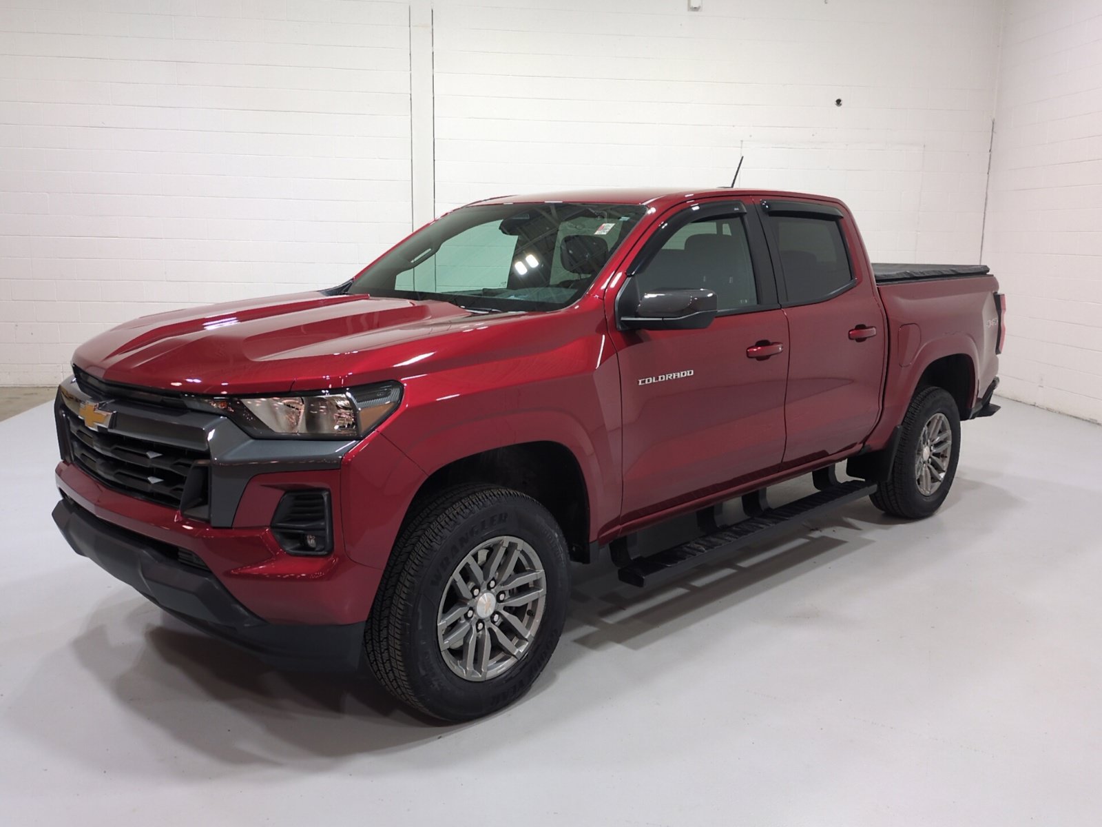 Used 2024 Chevrolet Colorado LT w/ LT Convenience Package II AWD/4WD image 7