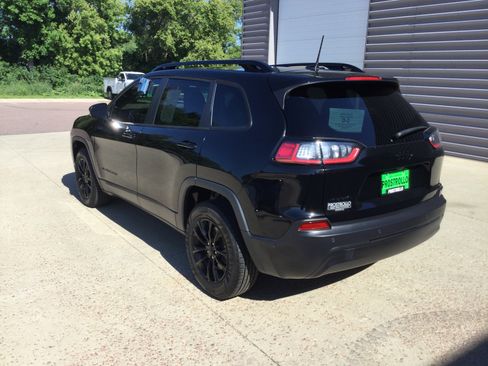 Used 2023 Jeep Cherokee Altitude Lux AWD/4WD image 7