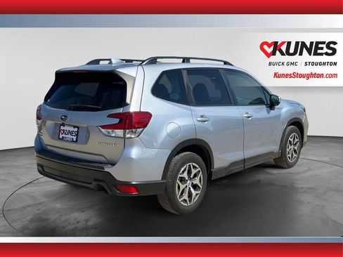Used 2020 Subaru Forester Premium w/ Popular Package #1 AWD/4WD image 8