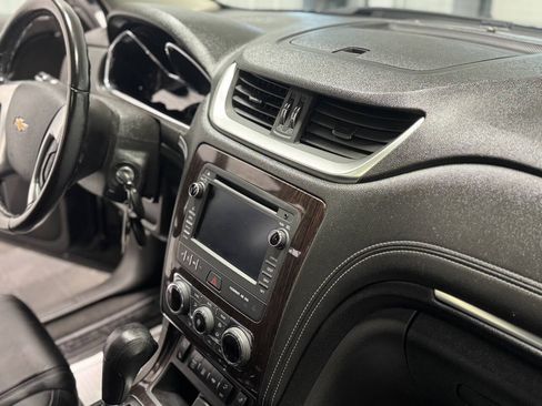 Used 2017 Chevrolet Traverse LT AWD/4WD image 24
