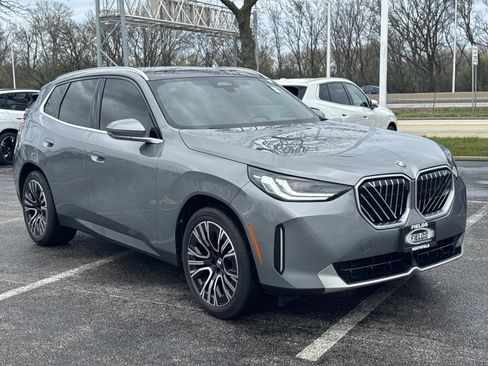 Used 2025 BMW X3 xDrive30i w/ Premium Package image 3