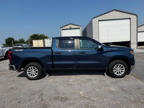 Used 2023 Chevrolet Silverado 1500 LT AWD/4WD image 16