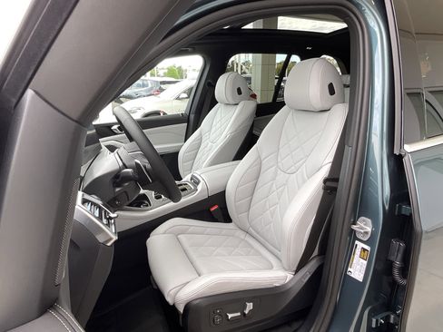 New 2026 BMW X5 sDrive40i image 11