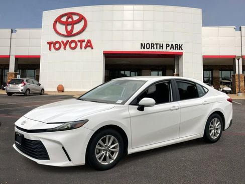Used 2025 Toyota Camry LE image 1