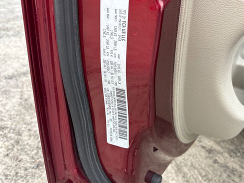 Used 2019 Dodge Grand Caravan SXT image 12