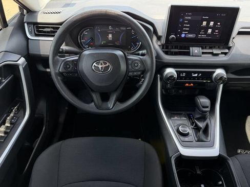 Used 2025 Toyota RAV4 LE AWD/4WD image 11