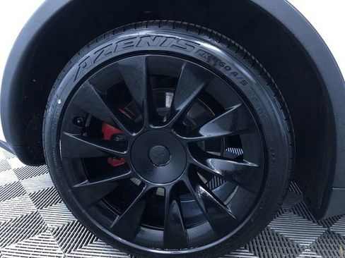 Used 2021 Tesla Model Y Long Range AWD/4WD image 16