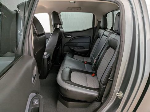 Used 2019 Chevrolet Colorado Z71 AWD/4WD image 17